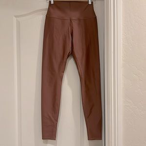High Waist, Airlift, Alo leggings. Limited edition chestnut color.